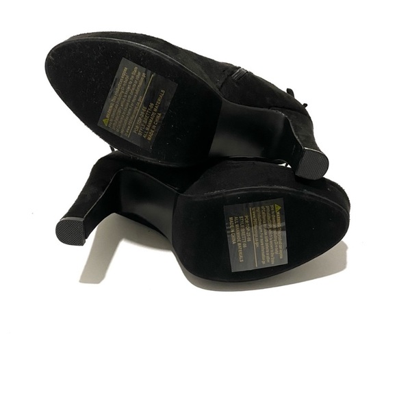 Bretty High Sky Black Faux Suede Booties NWT - Picture 12 of 16